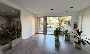 Departamento en alquiler de 2 ambientes con cochera