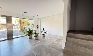 Departamento en alquiler de 2 ambientes con cochera