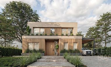 Casa en venta de 4 dormitorios en Carpinchos