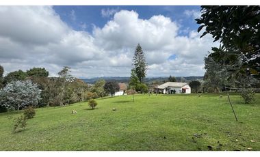 Finca campestre independiente para la venta en Santa Elena
