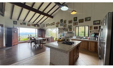 Finca campestre independiente para la venta en Santa Elena