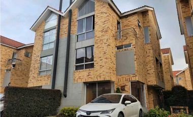 Arriendo Casa Pinares de Chia