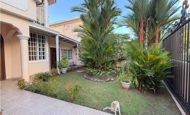 Venta de Casa Unifamiliar en Llanos de Curundú, Ancón | LH