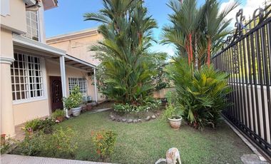 Venta de Casa Unifamiliar en Llanos de Curundú, Ancón | LH