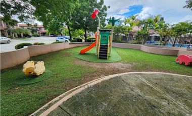 Venta de Casa de Esquina Remodelada en PH Versalles | LAMM