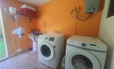 Venta de Casa de Esquina Remodelada en PH Versalles | LAMM