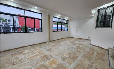 Casa de 3 Niveles en Hato Pintado con Piscina en Venta - LMMO