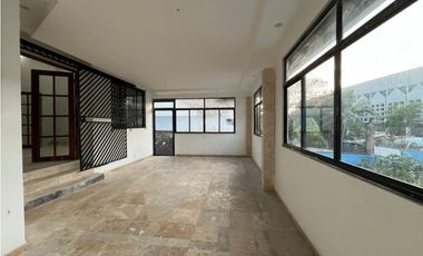 Casa de 3 Niveles en Hato Pintado con Piscina en Venta - LMMO