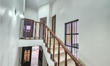 Casa de 3 Niveles en Hato Pintado con Piscina en Venta - LMMO