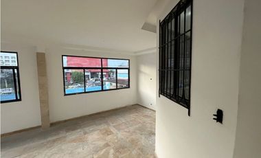 Casa de 3 Niveles en Hato Pintado con Piscina en Venta - LMMO