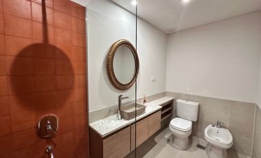 Casa a estrenar 4 dorm en venta c/garage y patio en Abasto