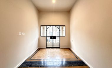 Casa a estrenar 4 dorm en venta c/garage y patio en Abasto