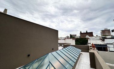 Casa a estrenar 4 dorm en venta c/garage y patio en Abasto