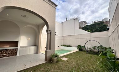 Casa a estrenar 4 dorm en venta c/garage y patio en Abasto