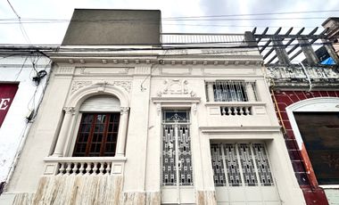 Casa a estrenar 4 dorm en venta c/garage y patio en Abasto