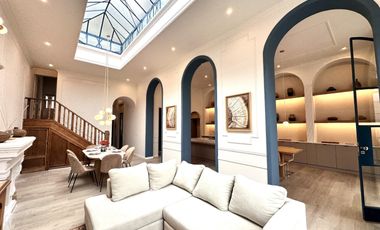 Casa a estrenar 4 dorm en venta c/garage y patio en Abasto