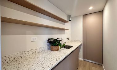 Casa a estrenar 4 dorm en venta c/garage y patio en Abasto