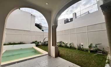 Casa a estrenar 4 dorm en venta c/garage y patio en Abasto