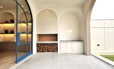 Casa a estrenar 4 dorm en venta c/garage y patio en Abasto