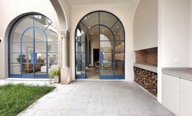 Casa a estrenar 4 dorm en venta c/garage y patio en Abasto