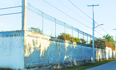 Propiedad multifuncional sobre carretera Calderitas–Laguna Guerrero,Quintana Roo