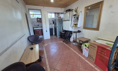 CASA 3D 1B CON ENTRADA DE AUTO Y DESTINO COMERCIAL