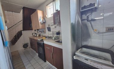 CASA 3D 1B CON ENTRADA DE AUTO Y DESTINO COMERCIAL