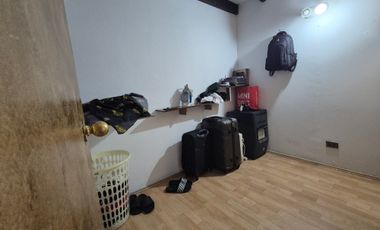 CASA 3D 1B CON ENTRADA DE AUTO Y DESTINO COMERCIAL