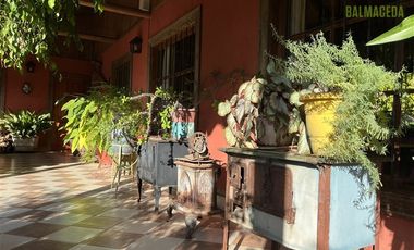 Casa en Venta en Casona Chilena completamente amoblada, impecable con lindo parque y plantación de nogales.