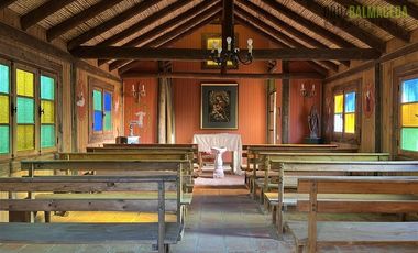 Casa en Venta en Casona Chilena completamente amoblada, impecable con lindo parque y plantación de nogales.