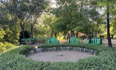 Casa en Venta en Casona Chilena completamente amoblada, impecable con lindo parque y plantación de nogales.