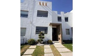 RENTA DE CASA EN VALLE DEL SOL 1