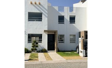 RENTA DE CASA EN VALLE DEL SOL 1