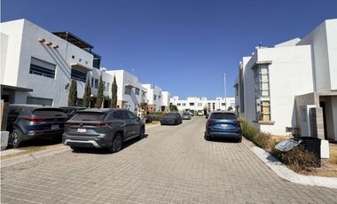 RENTA DE CASA EN VALLE DEL SOL 1