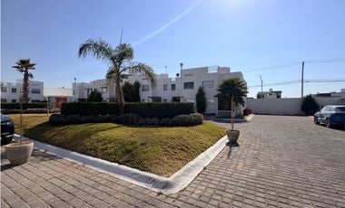 RENTA DE CASA EN VALLE DEL SOL 1