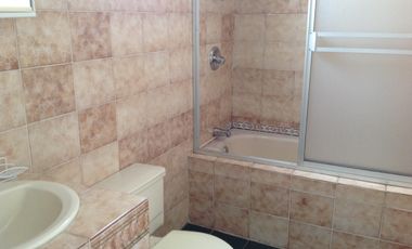 Venta casa rentera suites amobladas sector Monteserrín