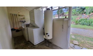 VENDO FINCA SAN CRISTOBAL MEDELLIN CASA DE 11 ALCOBAS Y 6 BAÑOS