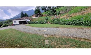 VENDO FINCA SAN CRISTOBAL MEDELLIN CASA DE 11 ALCOBAS Y 6 BAÑOS