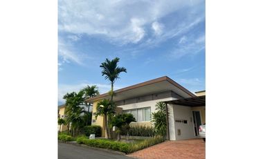 CASA CAMPESTRE EN VENTA VIA VILLAVICENCIO RESTREPO HDA LA PRADERA