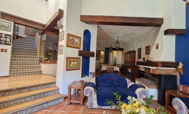 Exclusiva casa con jardín en condominio horizontal con seguridad 24 horas