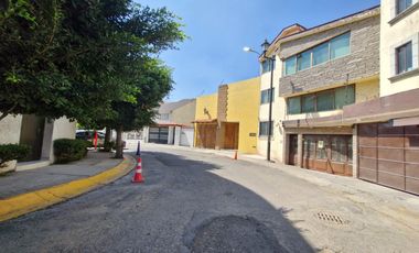 Exclusiva casa con jardín en condominio horizontal con seguridad 24 horas