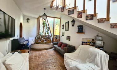 Exclusiva casa con jardín en condominio horizontal con seguridad 24 horas