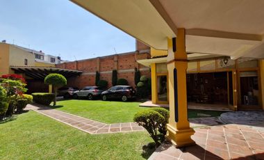 Exclusiva casa con jardín en condominio horizontal con seguridad 24 horas