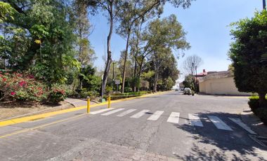 Exclusiva casa con jardín en condominio horizontal con seguridad 24 horas