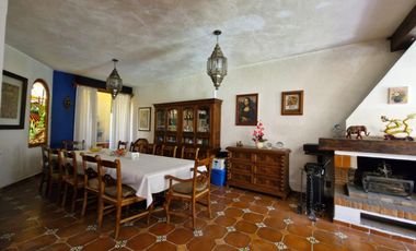 Exclusiva casa con jardín en condominio horizontal con seguridad 24 horas