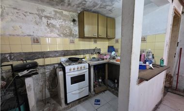 Vendo Casa y Dpto a Reciclar Concepción del Uruguay, Entre Ríos