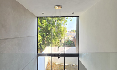 CASA EN VENTA EN ESQUINA, 3 RECÁMARAS, 3 BAÑOS, COCHERA PARA 2 AUTOS