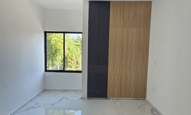 CASA EN VENTA EN ESQUINA, 3 RECÁMARAS, 3 BAÑOS, COCHERA PARA 2 AUTOS