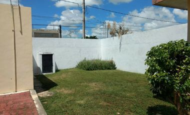 CASA EN LA COL. MEXICO EN ESQUINA DE 2 REC. EN UNA PLANTA