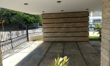 CASA EN LA COL. MEXICO EN ESQUINA DE 2 REC. EN UNA PLANTA